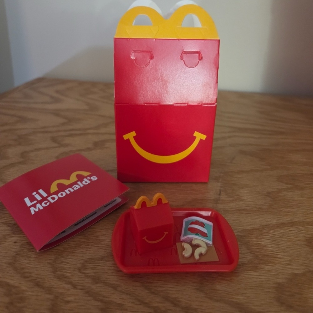 Lil McDonald’s #18 – Happy Meal & Apples Toy – Brand New 🍏🍟